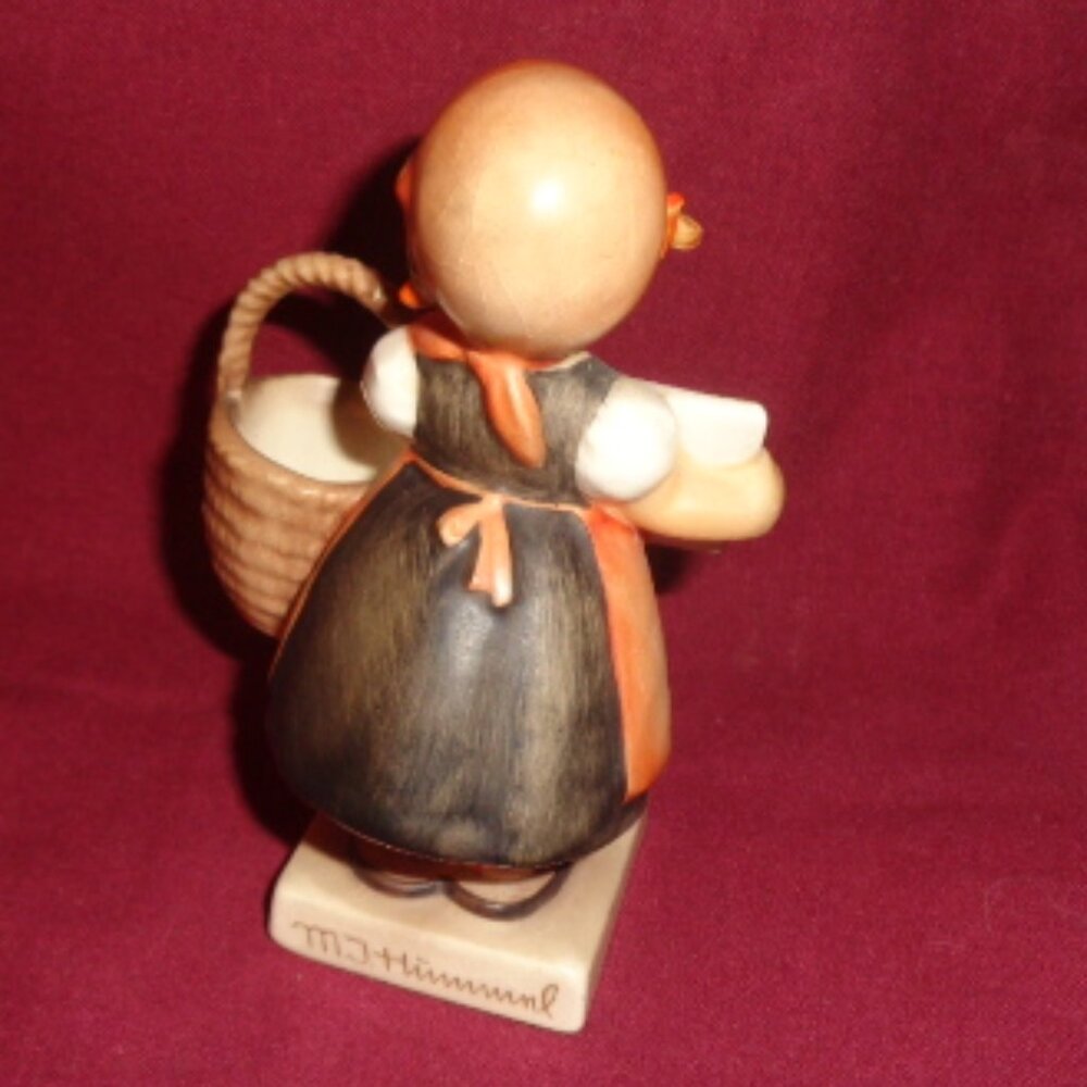 M.J. Hummel, Girl with A Basket Porcelain Figure 4.5" Tall Excellent - Picture 2 of 6